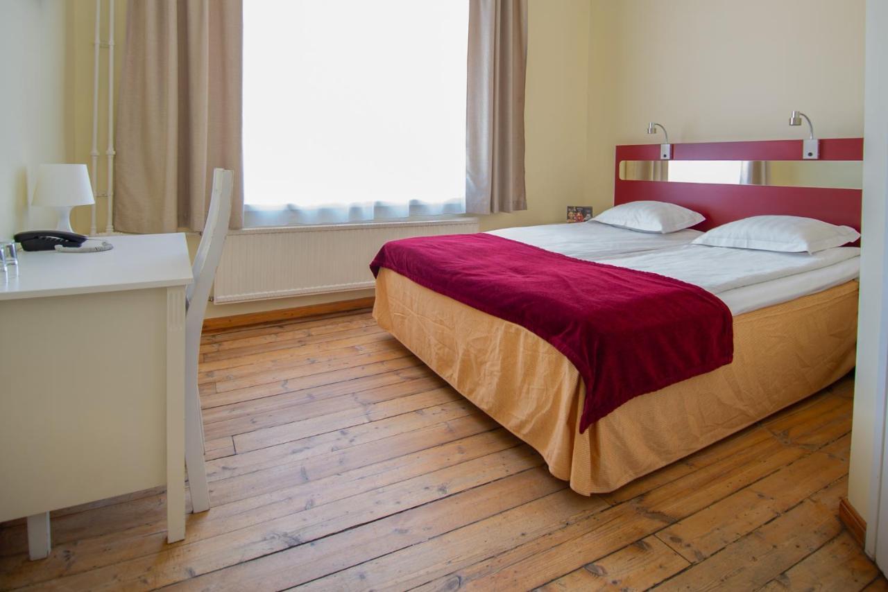 Economy Hotel Tallinn Buitenkant foto