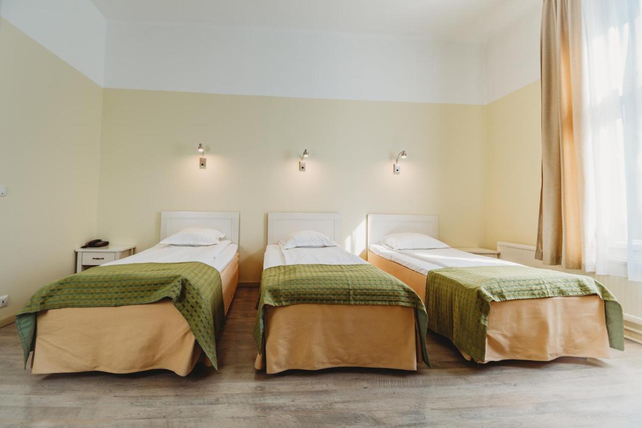 Economy Hotel Tallinn Buitenkant foto