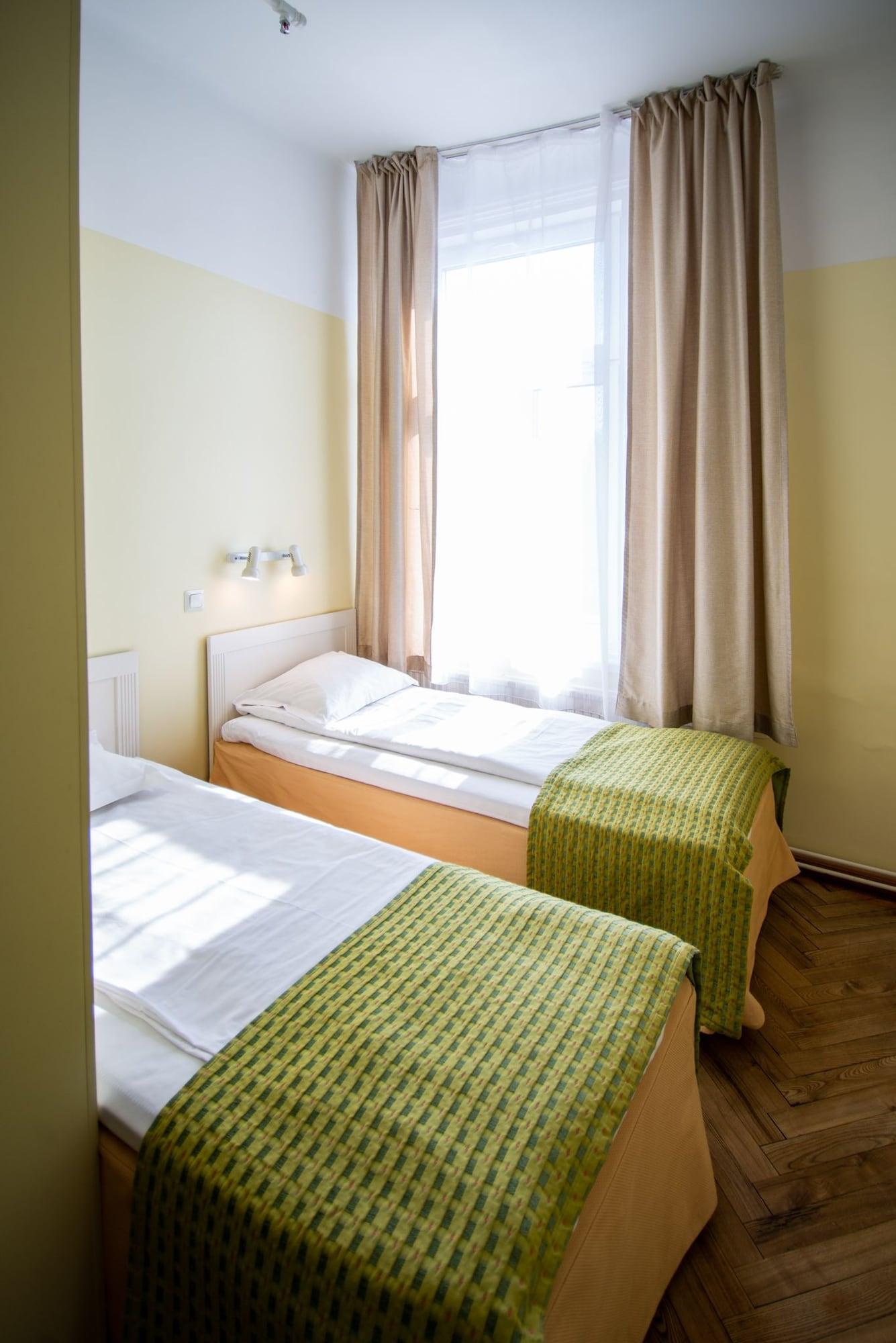 Economy Hotel Tallinn Buitenkant foto