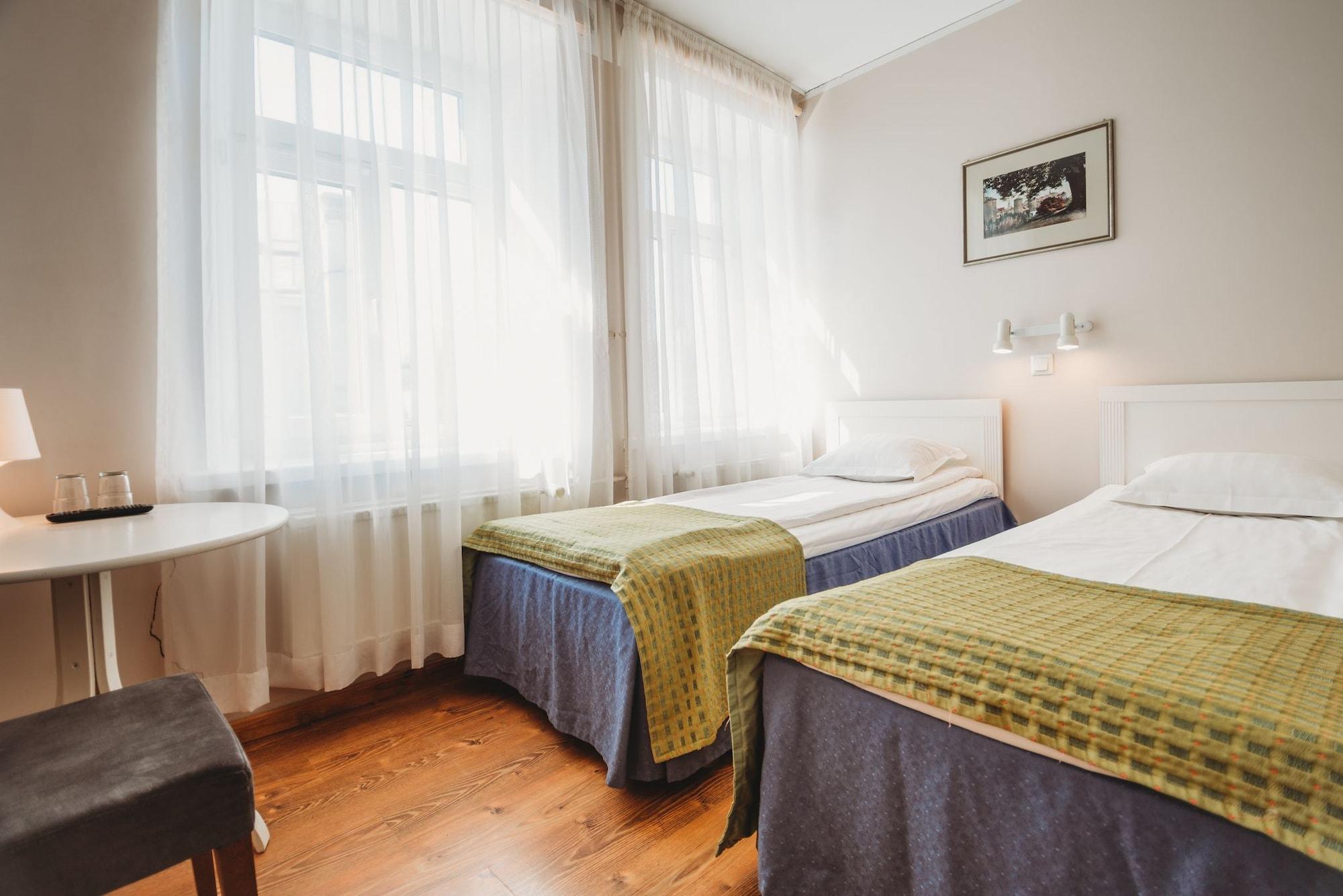 Economy Hotel Tallinn Buitenkant foto