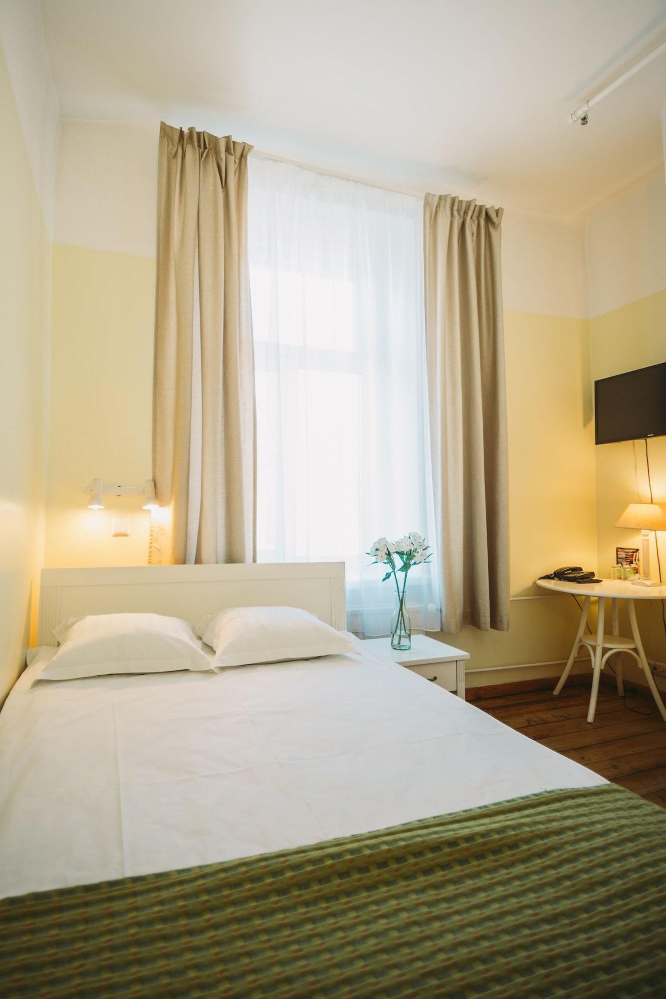 Economy Hotel Tallinn Buitenkant foto