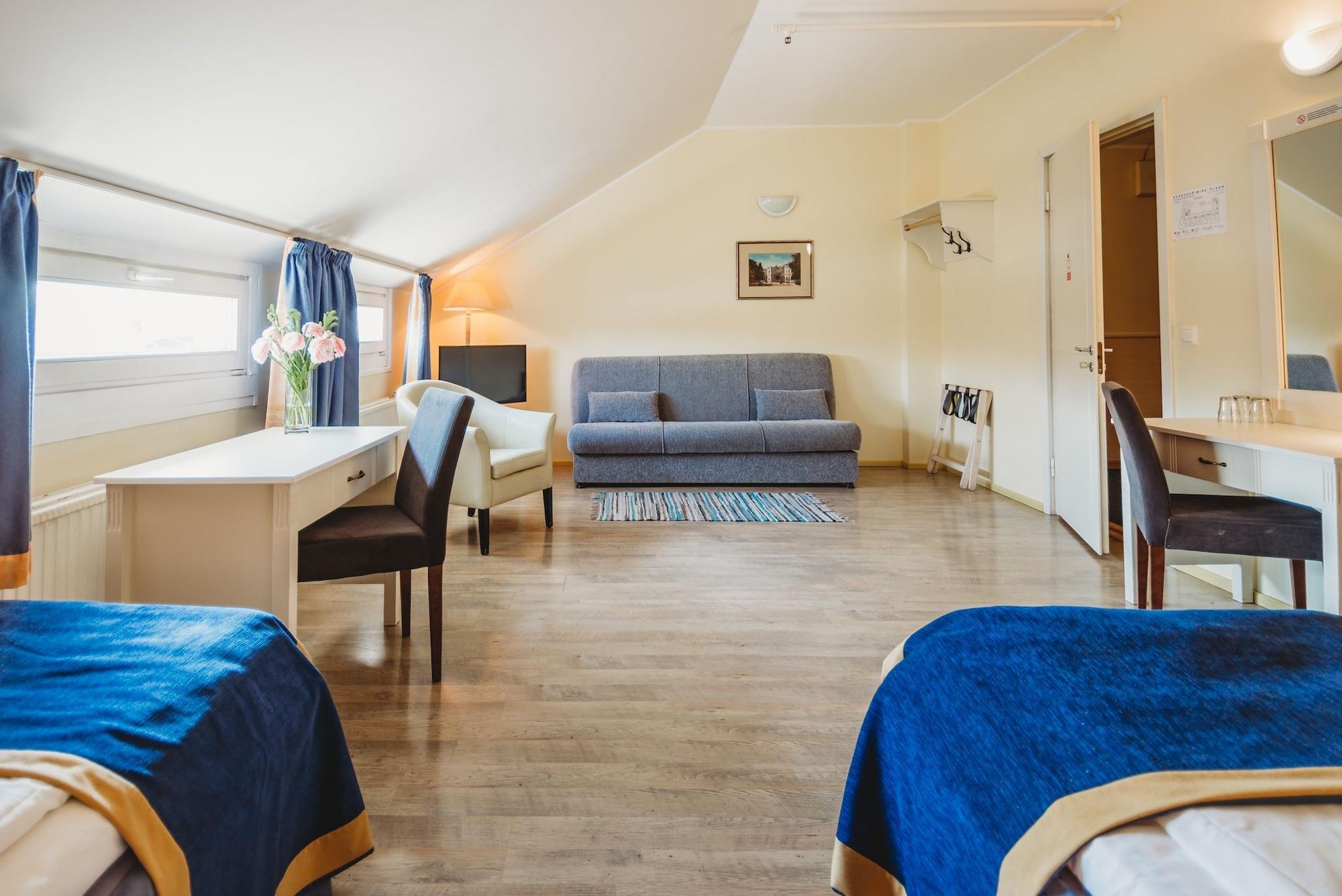 Economy Hotel Tallinn Buitenkant foto