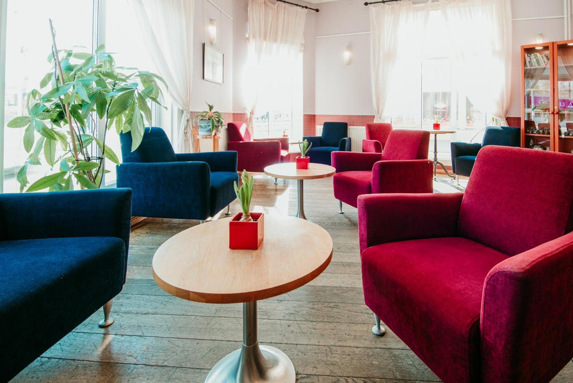 Economy Hotel Tallinn Buitenkant foto