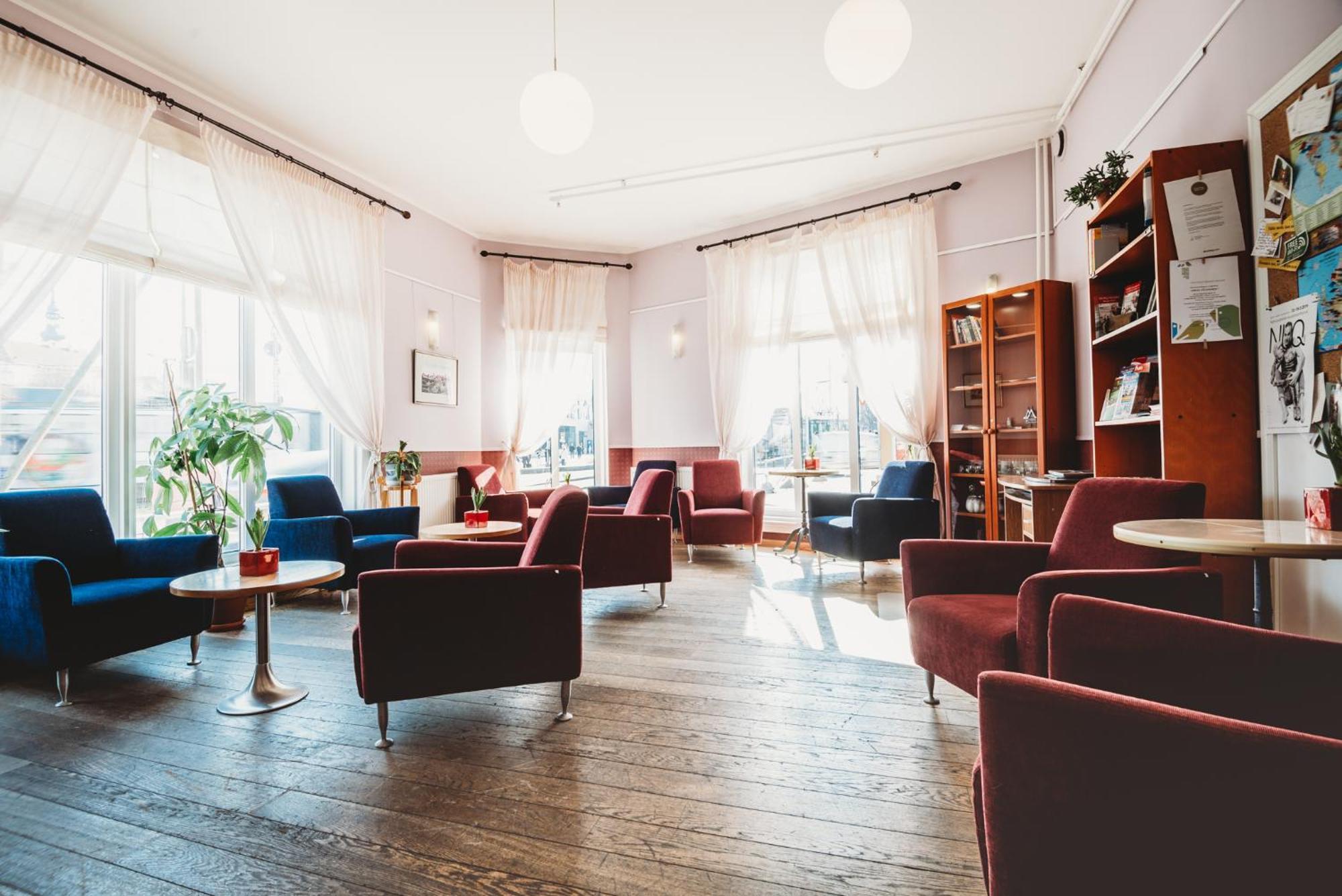 Economy Hotel Tallinn Buitenkant foto